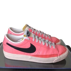 Nike Blazer Low Womens Size 10 Pink Leather & Suede Athletic Shoes Sneakers
